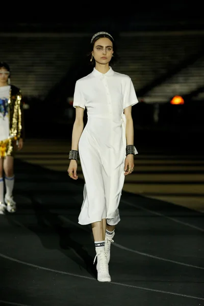 Look 30